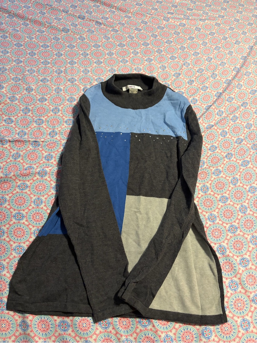 Alia Colorblock Turtleneck Sweater in Blue, Navy & Gray